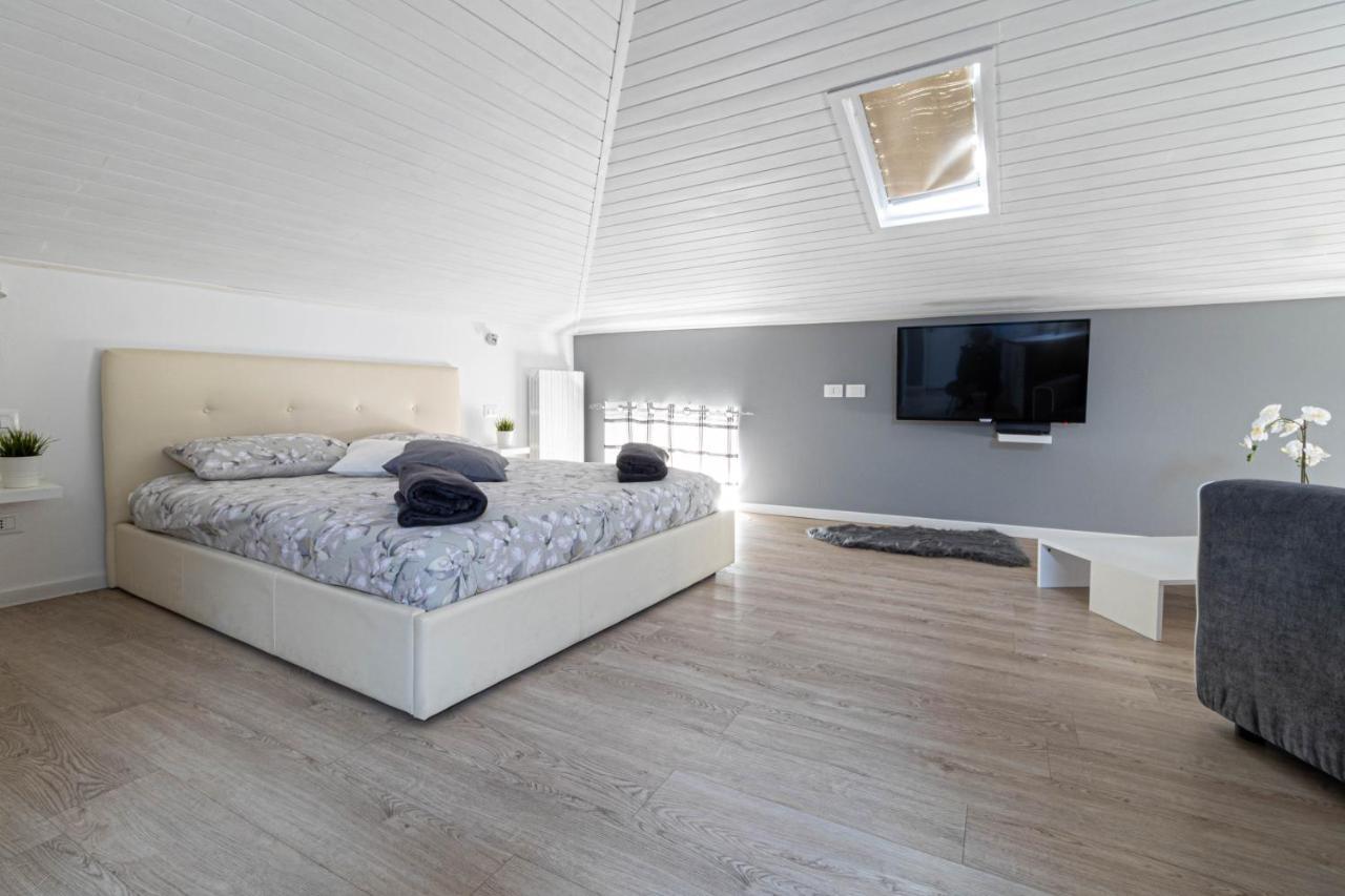Lapiccolina Apartment เดเซนซาโนเดลการ์ดา ภายนอก รูปภาพ